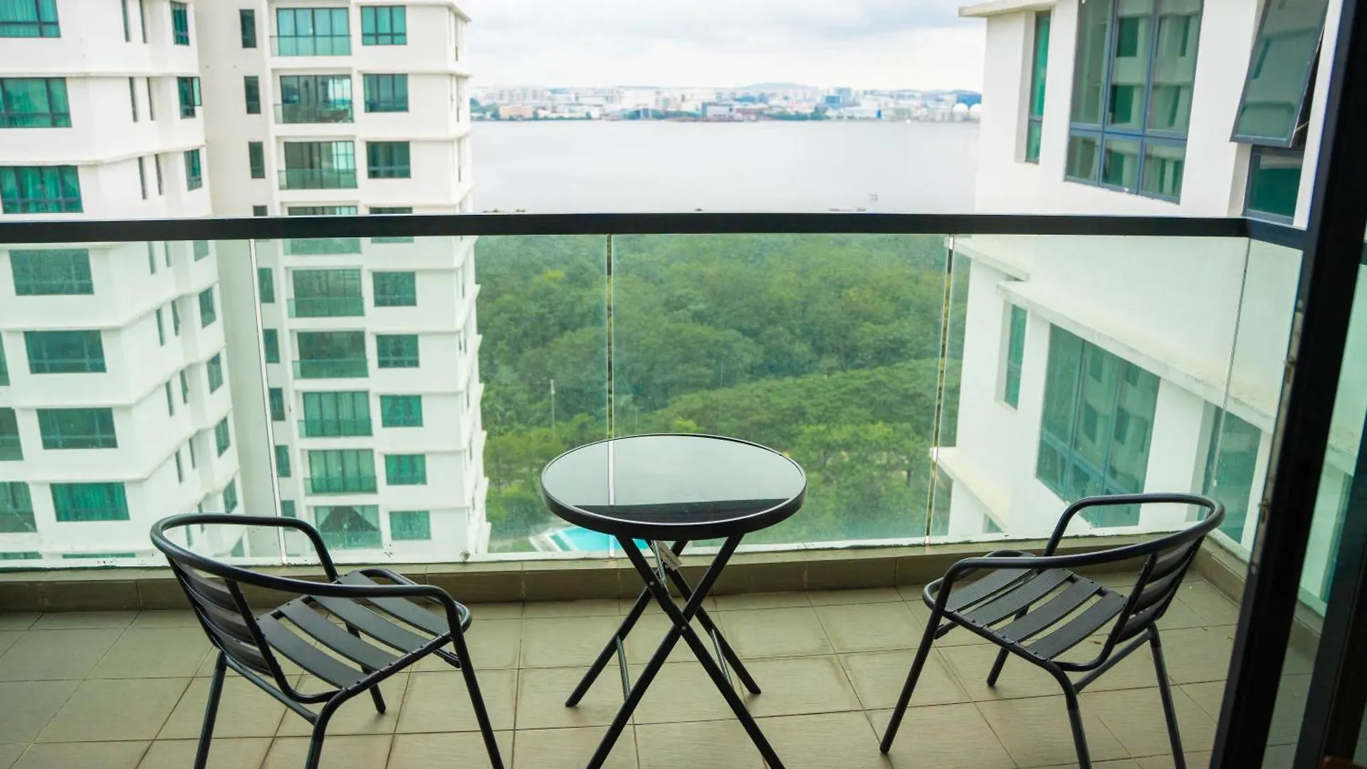 Artistic Marina View 3Br Permas W Bathtub & Seaview Balcony Permas By Our Stay 新山 公寓